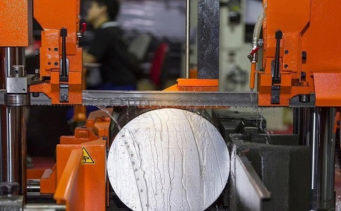 花溪立式金属带锯床切削出现跑带故障解决方法！